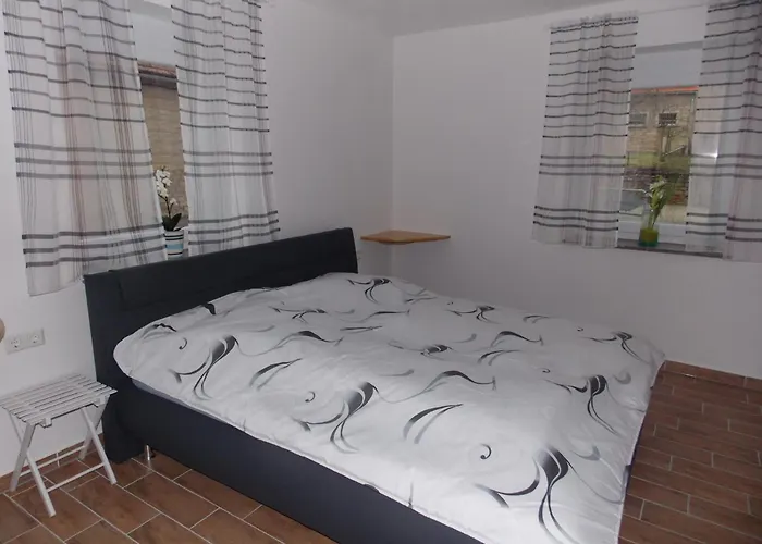 Hofmann Strueth 3 公寓 Rottingen